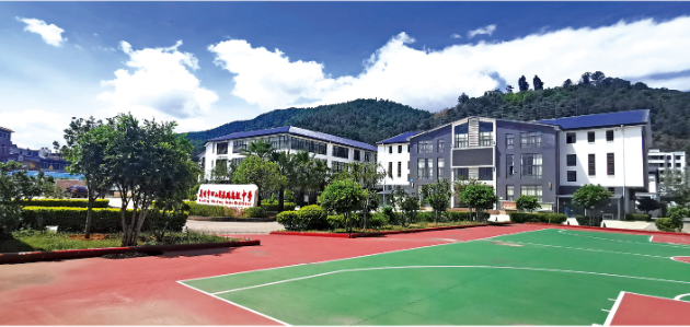 昆明市西山区滇鹏高级中学好不好?