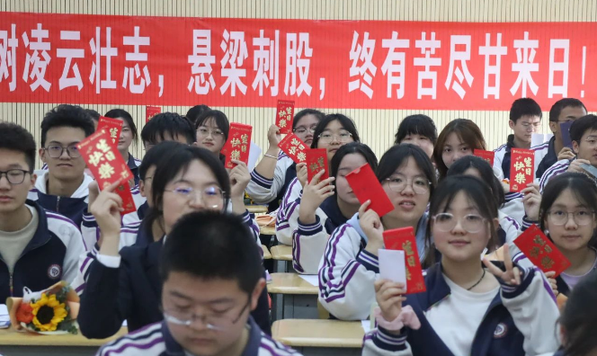 2025年昆明滇鹏高级中学官网全览：智慧教育，梦想起航