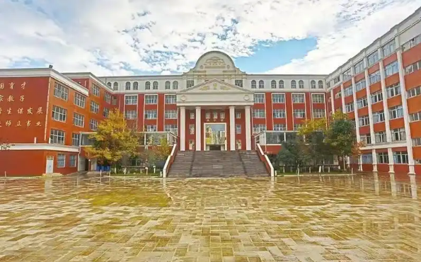 卓越教学品质，学子高考圆梦之选：昆明清北书院