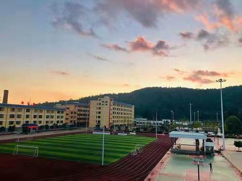 昆明海亦丰中学初中住宿条件优越：打造温馨舒适的学习生活环境