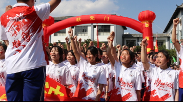 昆明佑亦丰中学初中升学率领跑业界：卓越表现，铸就辉煌