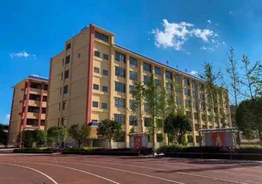 昆明市海亦丰高级中学2025高补学费详解：透明公开，物有所值