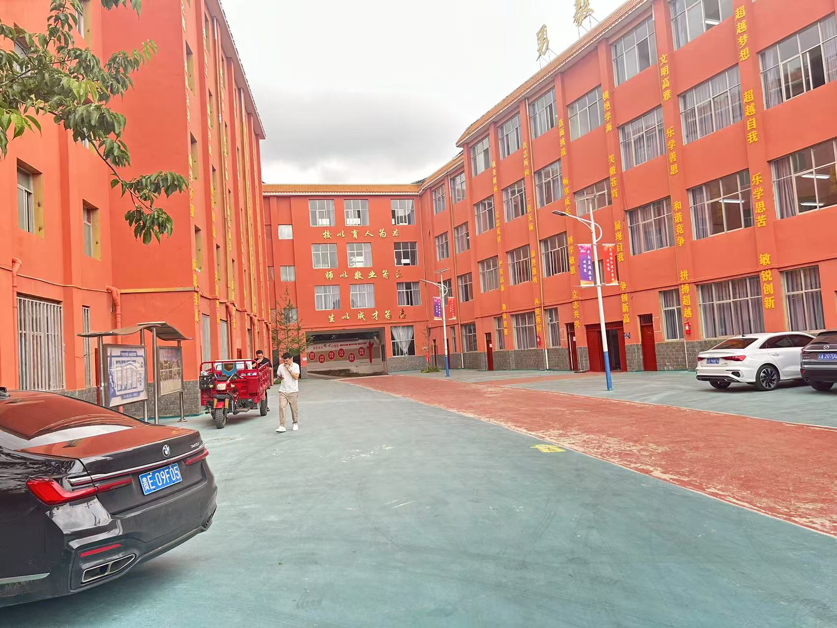 2025年昆明辅仁技工学校中专的评价：多元视角下的教育体验