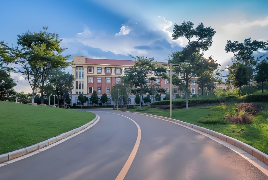 2025年昆明市卫生学校中专有哪些专业：多元选择，成就未来