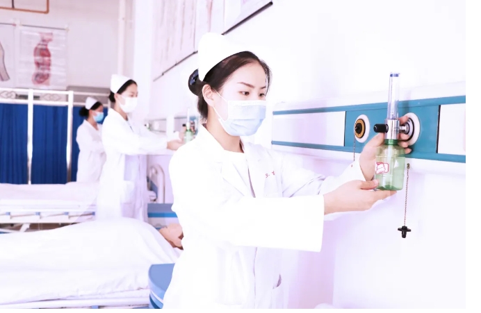 昆明市卫生学校2025年职教高考班热门专业：通往未来的多元路径