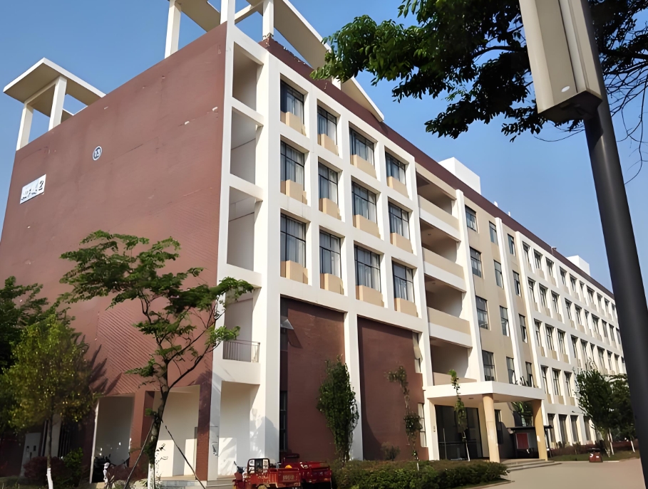 昆明市卫生学校2025年职教高考升学渠道：多元路径，助力梦想