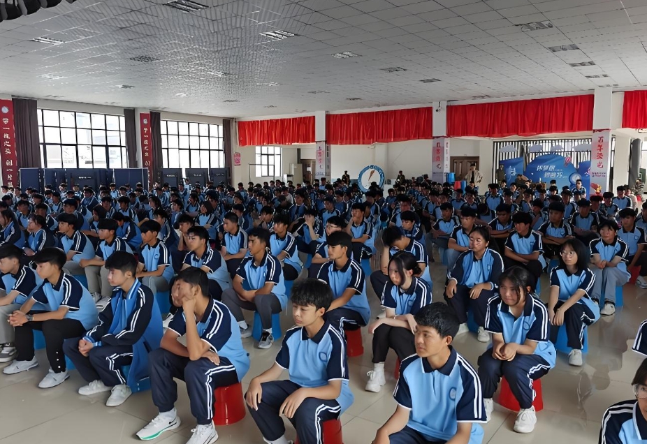 2025年云南省电子信息高级技工学校职教高考学费多少解析：求学成本与价值权衡