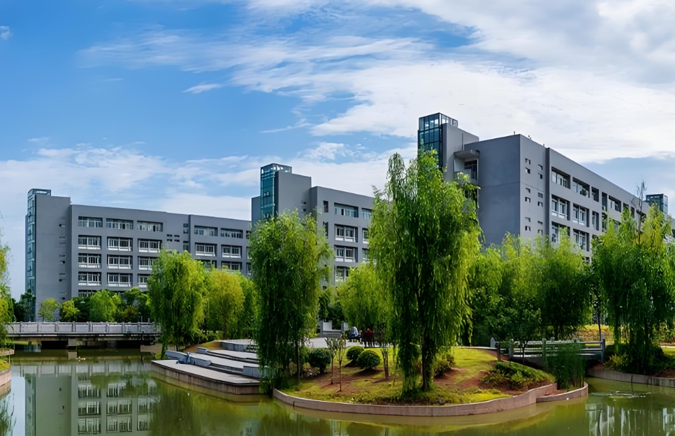 2025年，昆明滇越技工学校职教高考班招生吗？