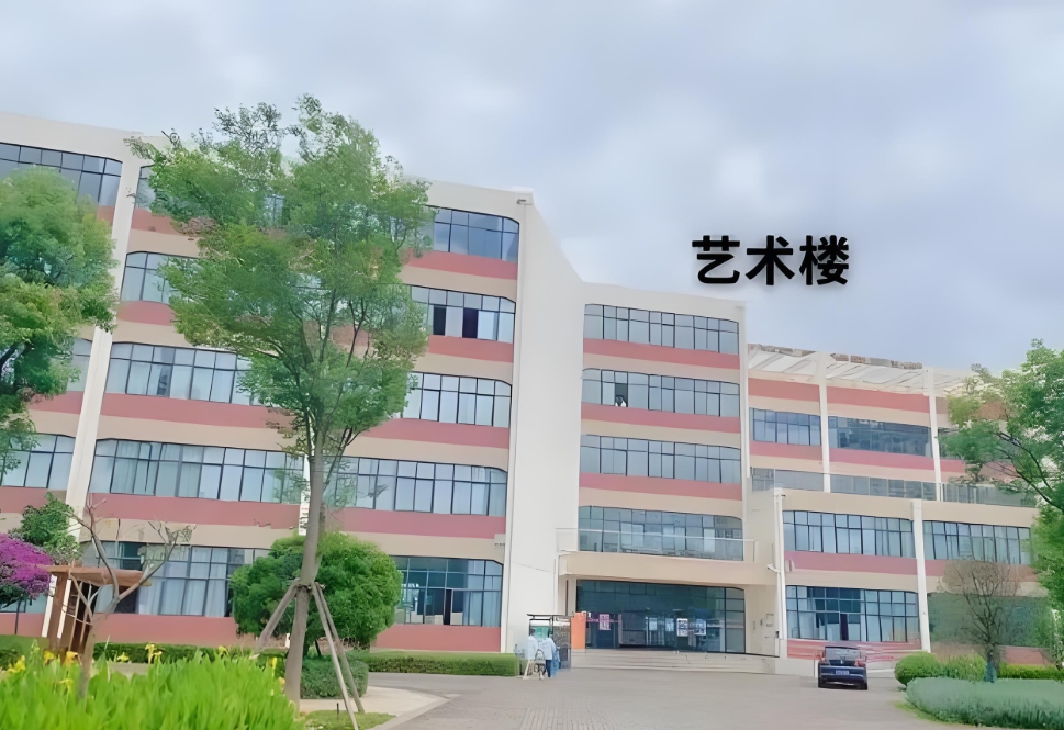 2025年昆明滇越技工学校职教高考学费多少解析：求学成本与价值权衡