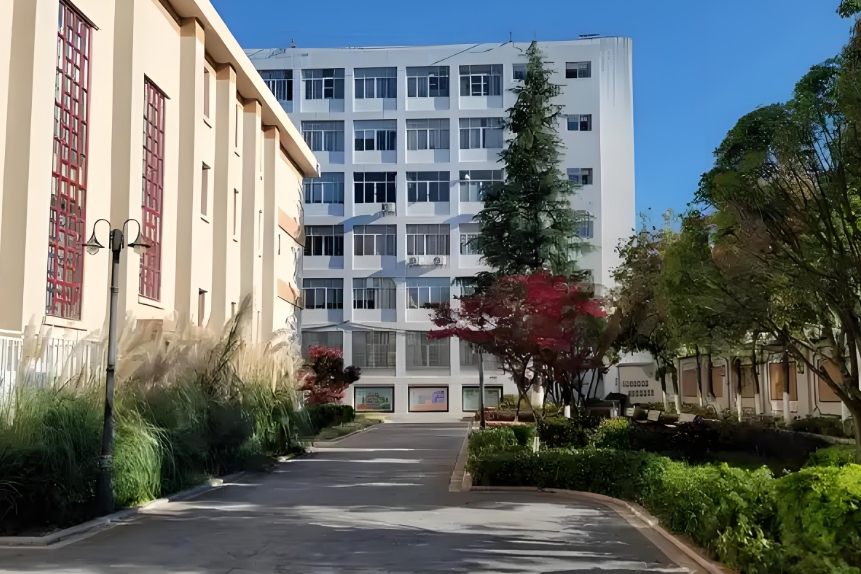 2025年昆明市旅游职业高级中学职教高考班校园环境：诗意学园，梦想摇篮