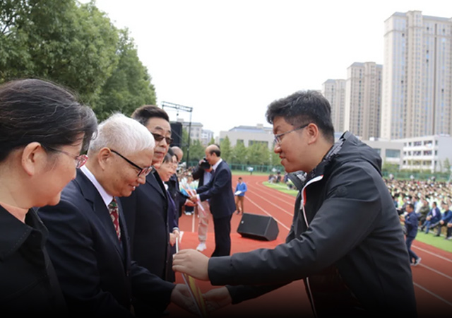 昆明高新实验学校高考复读报名条件_什么人可以报